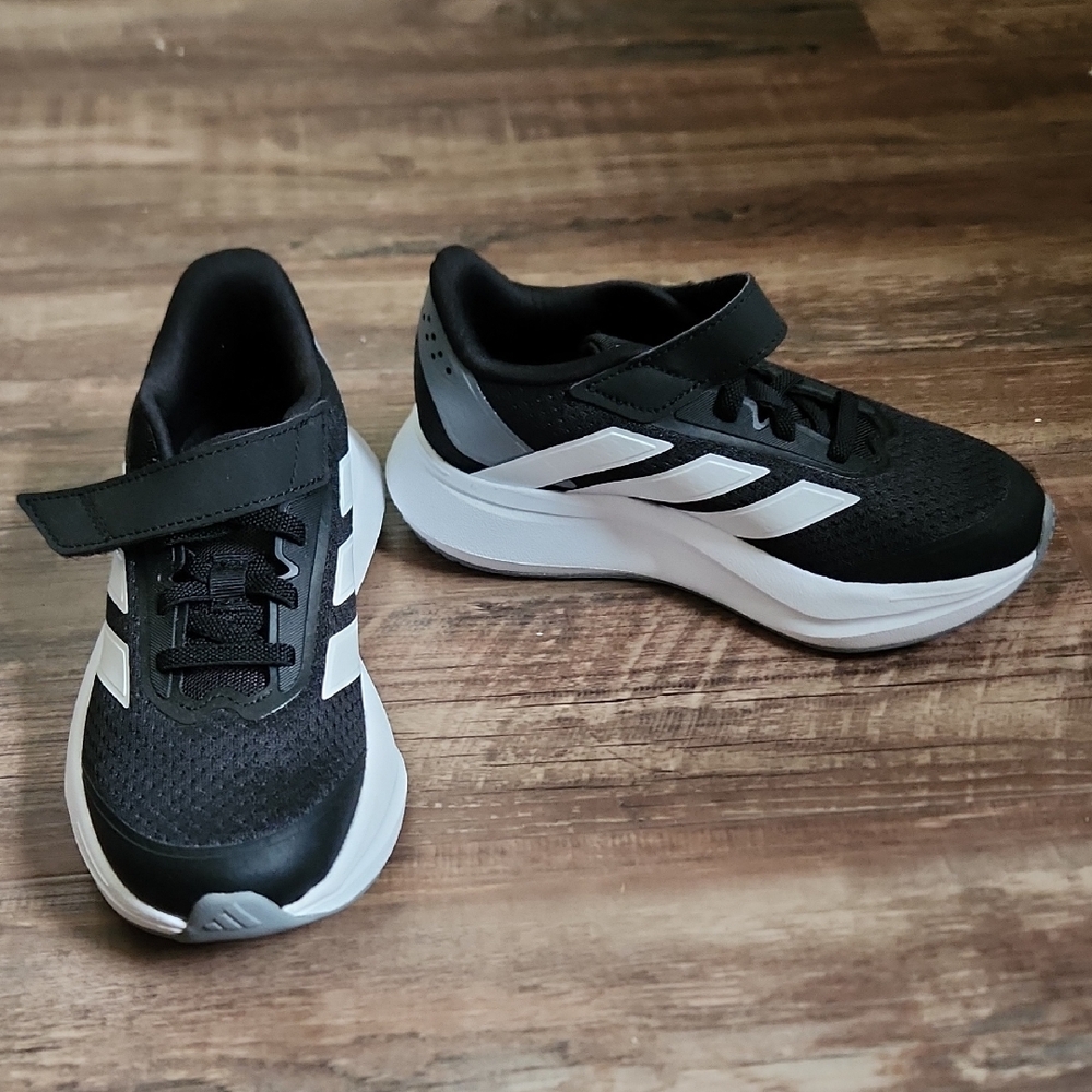 Adidas NEW Kids Black and White Velcro Sneakers
